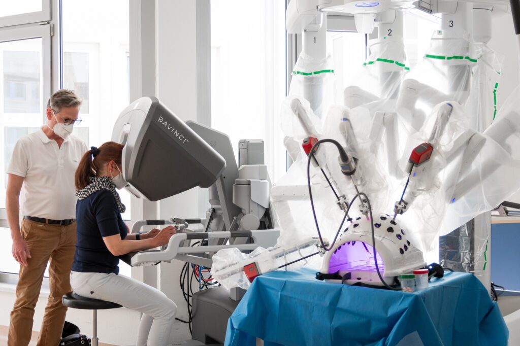 Selbst operieren am OP-Roboter Davinci